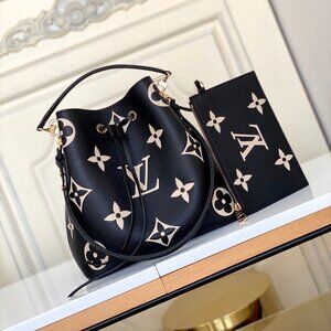 Louis Vuitton NeoNoe MM Shoulder Crossbody Bag